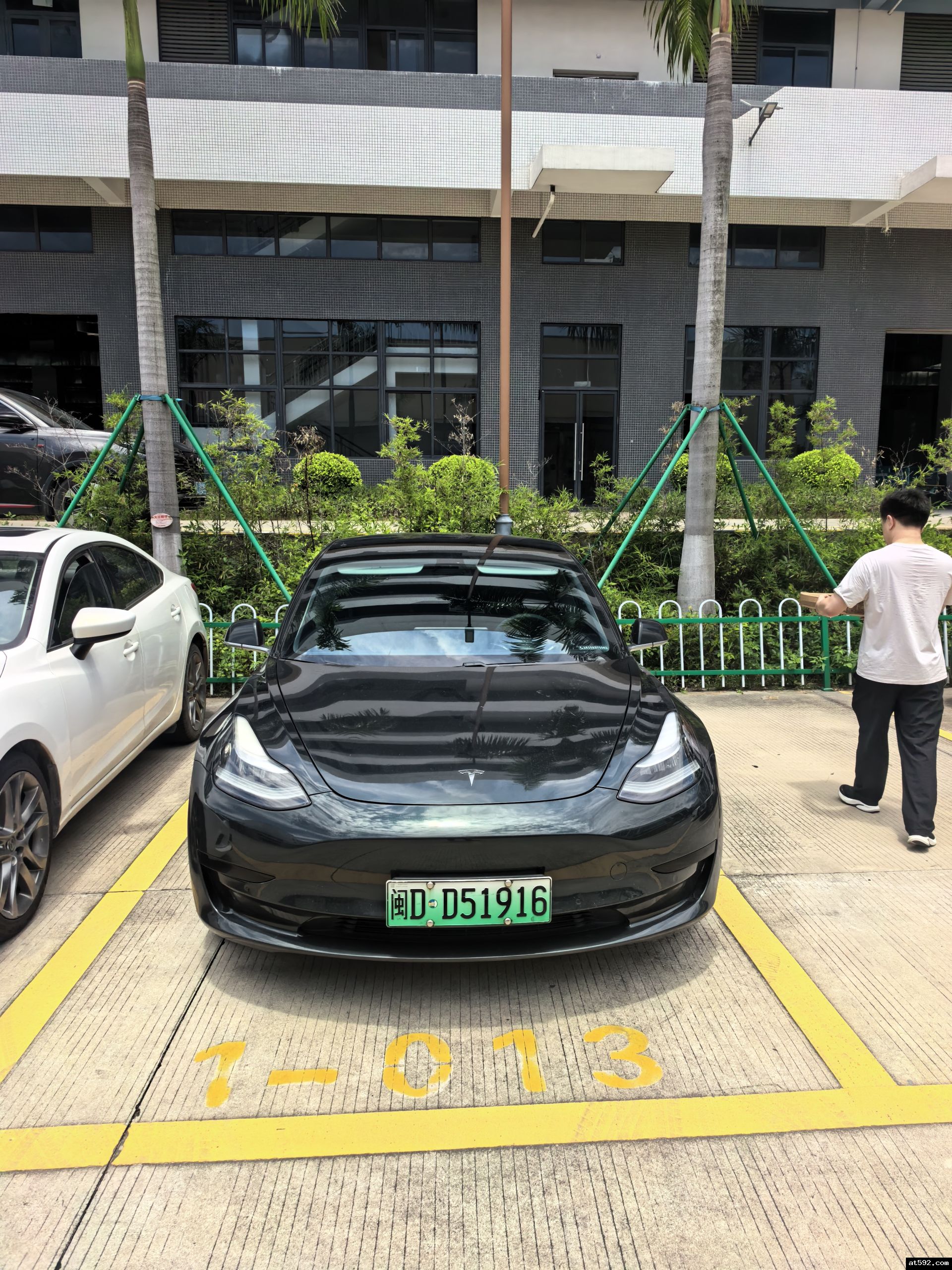 工程师到达购物广场现场