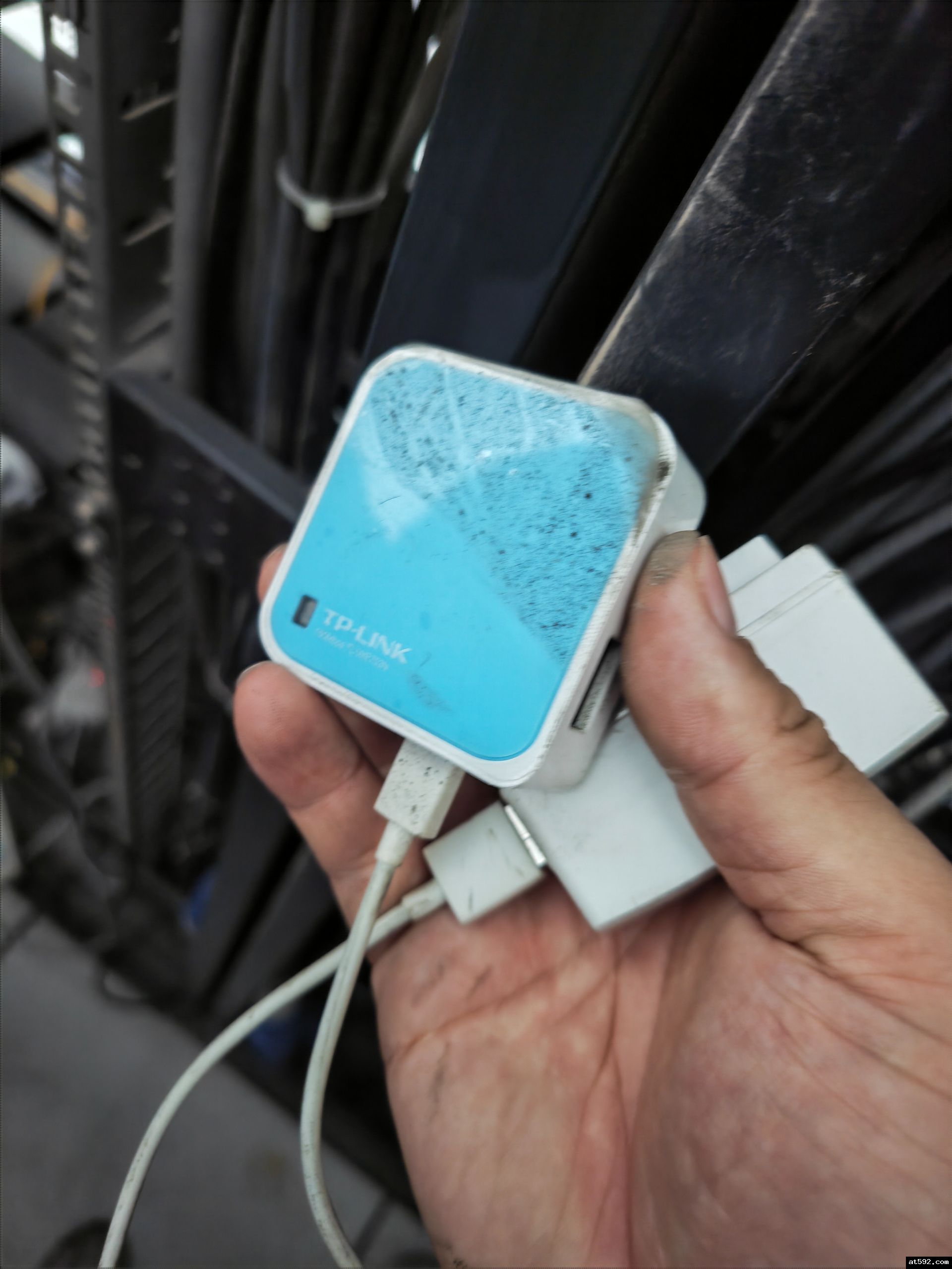 核心交换机旁藏着一台微型路由器：一次巡检发现的企业内网安全隐患